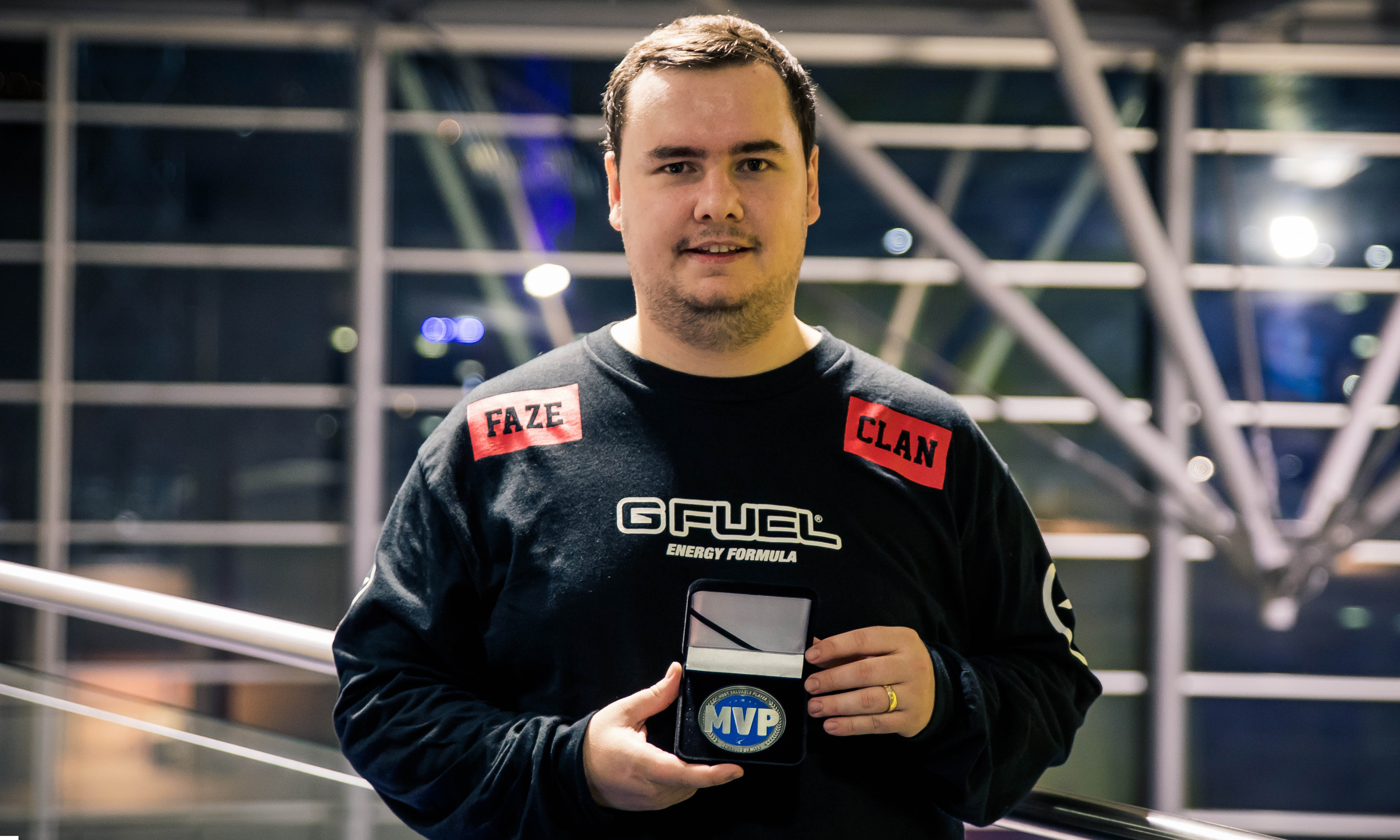 电竞比分雪碧经理Korb3n分享了YB顶替GG参加本届国际邀请赛的看法